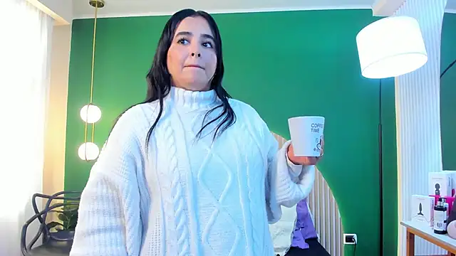 taylor bennet online show from December 4, 11:53 am