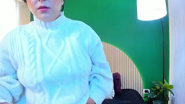 taylor bennet online show from December 17, 11:48 am