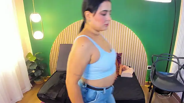 taylor bennet online show from November 12, 11:47 am