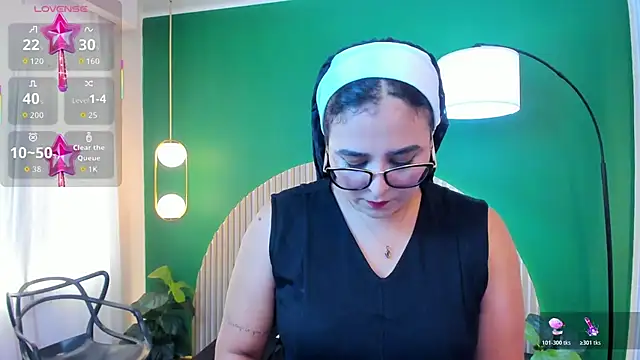 taylor bennet online show from April 28, 7:07 pm