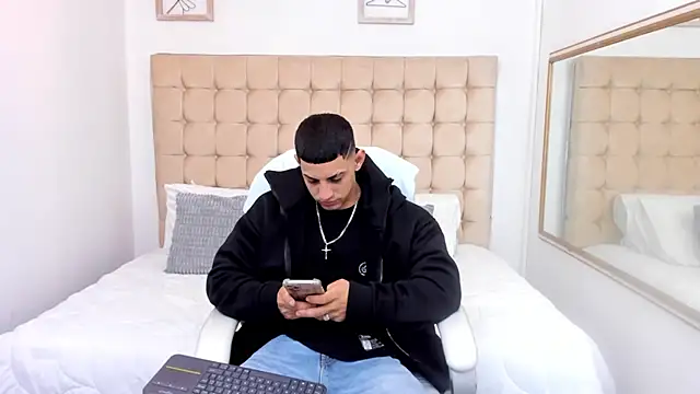 Alex cute77 online show from December 19, 11:56 am