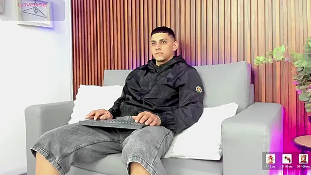 Alex cute77 online show from May 19, 12:12 pm