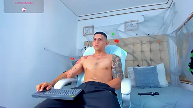 Alex cute77 online show from November 1, 10:53 am