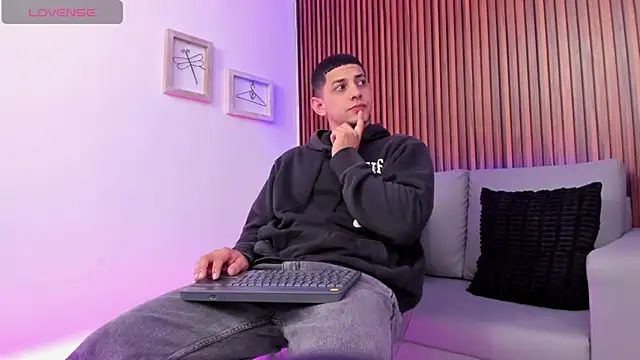 Alex cute77 online show from April 8, 12:17 pm