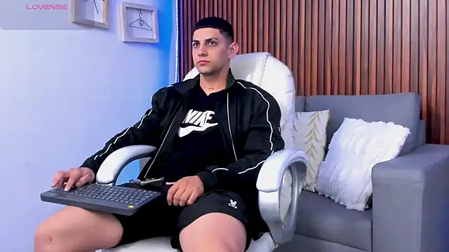 Alex cute77 online show from May 23, 12:26 pm
