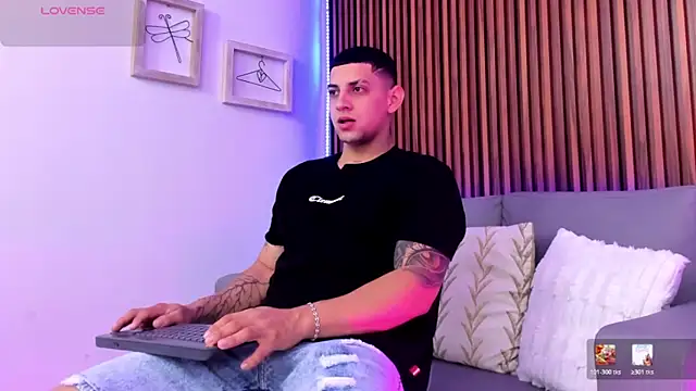 Alex cute77 online show from May 1, 12:21 pm