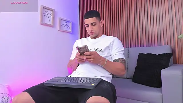 Alex cute77 online show from April 7, 12:18 pm