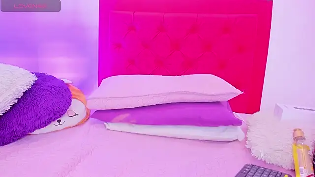 Sofia Girl  online show from February 27, 7:19 am