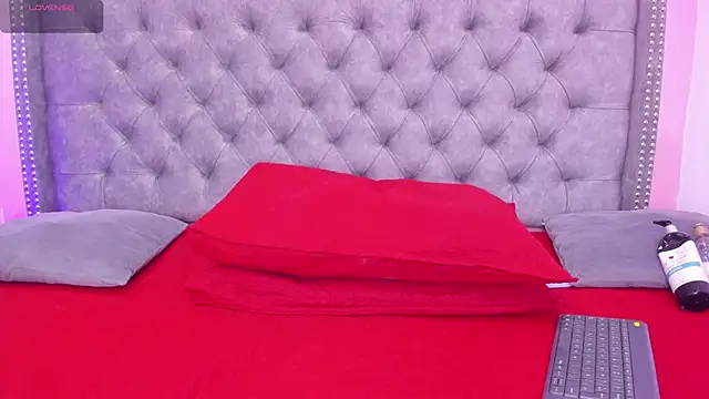 Sofia Girl  online show from November 17, 7:01 am