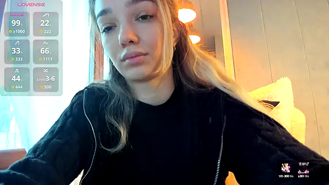 Snapshot of Sassy_Teen chatting on October 6, 9:32 am Sassy Teen online show from October 6, 9:32 am