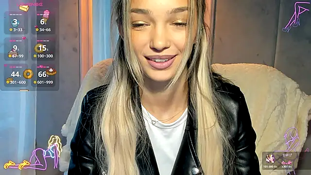 Snapshot of Sassy_Teen chatting on November 12, 10:30 am Sassy Teen online show from November 12, 10:30 am