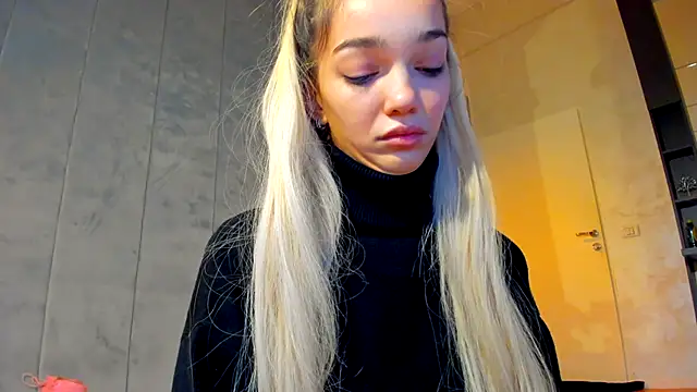 Snapshot of Sassy_Teen chatting on November 28, 9:42 am Sassy Teen online show from November 28, 9:42 am