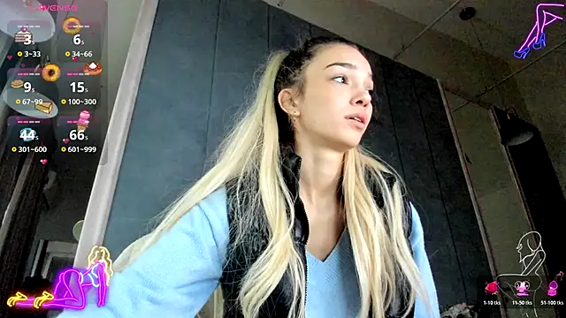 Snapshot of Sassy_Teen chatting on November 10, 8:41 am Sassy Teen online show from November 10, 8:41 am