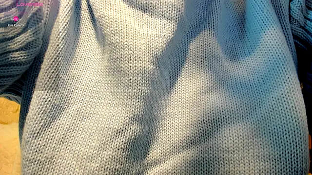 Snapshot of Sassy_Teen chatting on October 27, 9:32 am Sassy Teen online show from October 27, 9:32 am