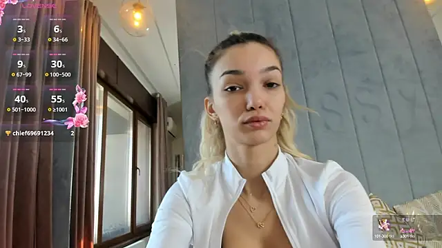 Snapshot of Sassy_Teen chatting on March 22, 9:24 am Sassy Teen online show from March 22, 9:24 am
