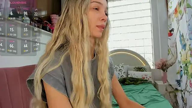 Snapshot of Sassy_Teen chatting on July 16, 5:37 am Sassy Teen online show from July 16, 5:37 am