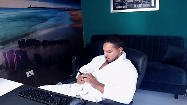Snapshot of ZenoBaro1 chatting on October 12, 12:17 pm ZenoBaro1 online show from October 12, 12:17 pm