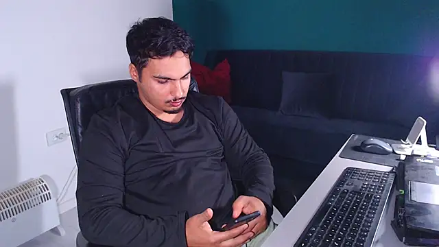 Snapshot of ZenoBaro1 chatting on February 4, 1:59 pm ZenoBaro1 online show from February 4, 1:59 pm