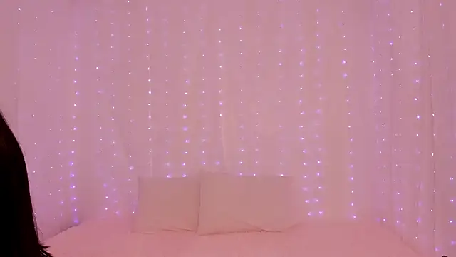 Snapshot of lili_taylor chatting on December 22, 9:22 am lili taylor online show from December 22, 9:22 am