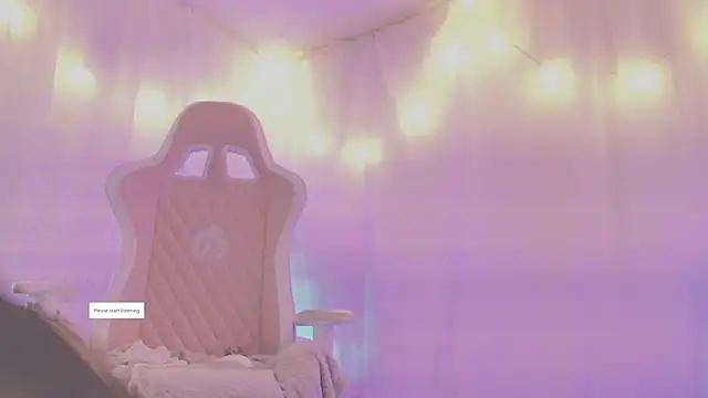 Snapshot of lili_taylor chatting on October 15, 8:17 pm lili taylor online show from October 15, 8:17 pm