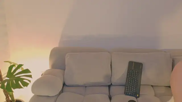 Snapshot of LindseyMoss chatting on November 27, 10:43 pm LindseyMoss online show from November 27, 10:43 pm