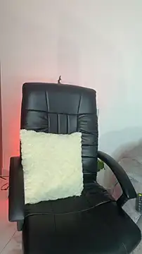 LindseyMoss online show from April 7, 5:20 am