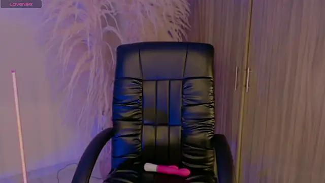 LindseyMoss online show from March 4, 12:51 am