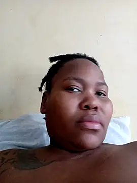 Snapshot of Real1SweetQueen chatting on March 16, 7:26 am Real1SweetQueen online show from March 16, 7:26 am
