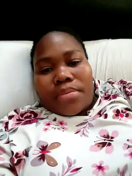 Real1SweetQueen online show from November 4, 3:32 am