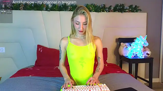 annief0x online show from January 2, 2:54 am