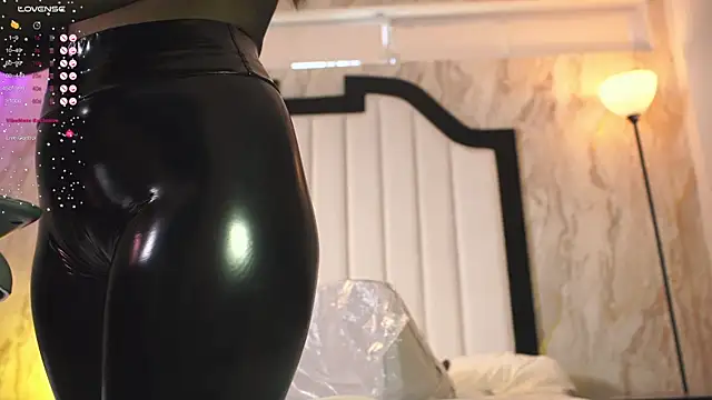 mia colin1  online show from February 8, 1:31 pm