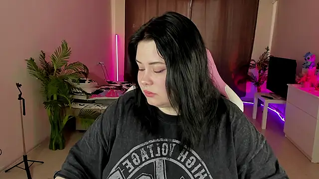 Snapshot of Akemi_BBW chatting on September 15, 6:58 am Akemi BBW online show from September 15, 6:58 am