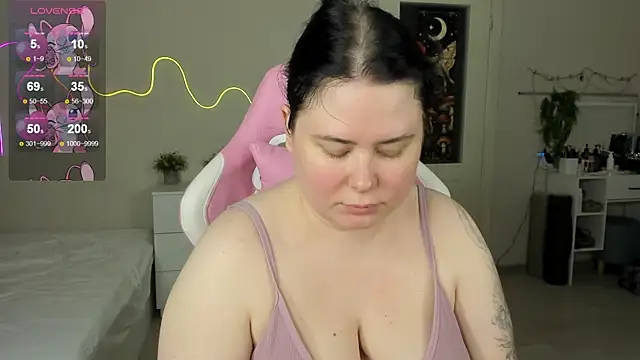 Snapshot of Akemi_BBW chatting on July 10, 8:36 am Akemi BBW online show from July 10, 8:36 am