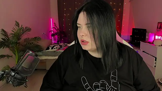 Snapshot of Akemi_BBW chatting on October 14, 4:51 pm Akemi BBW online show from October 14, 4:51 pm