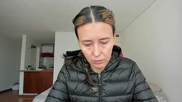 zoe jeane beker online show from March 15, 8:05 pm