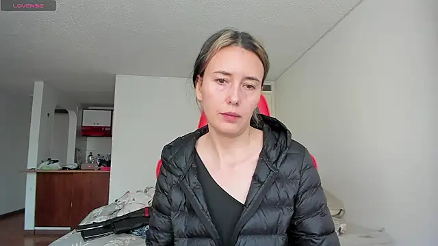 zoe jeane beker online show from March 11, 10:26 pm
