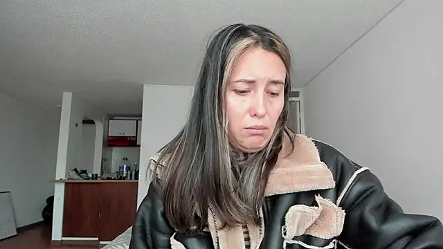 zoe jeane beker online show from March 4, 10:17 pm