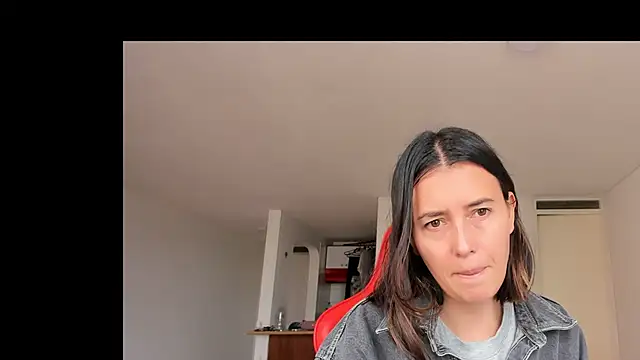 zoe jeane beker online show from February 9, 8:45 pm