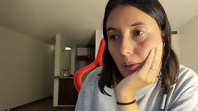 zoe jeane beker online show from February 10, 11:23 pm