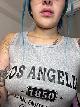 kaoticblue  online show from June 12, 1:03 am