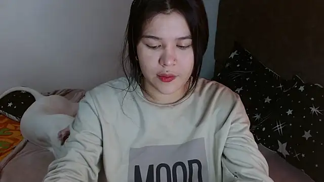 zoe adhara online show from November 4, 7:39 pm