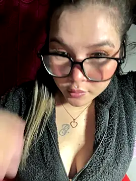 Snapshot of zoe_adhara chatting on September 22, 6:08 am zoe adhara online show from September 22, 6:08 am