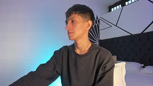 Snapshot of DereckCooperr chatting on March 11, 9:15 pm DereckCooperr online show from March 11, 9:15 pm