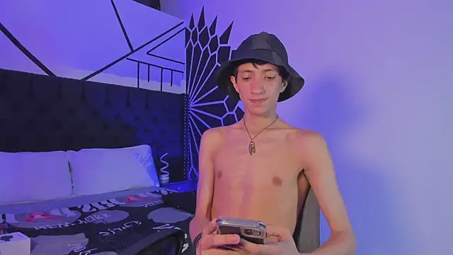 DereckCooperr online show from February 22, 12:38 am