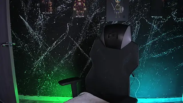 Snapshot of DereckCooperr chatting on November 12, 10:35 pm DereckCooperr online show from November 12, 10:35 pm