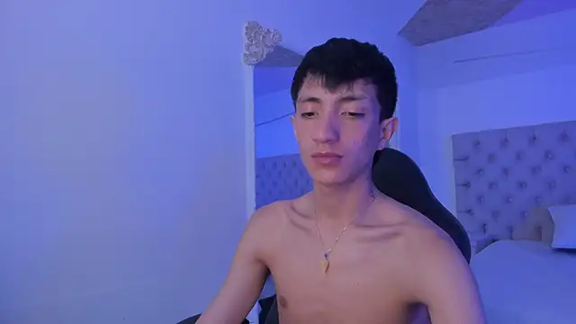 Snapshot of DereckCooperr chatting on October 21, 10:09 pm DereckCooperr online show from October 21, 10:09 pm