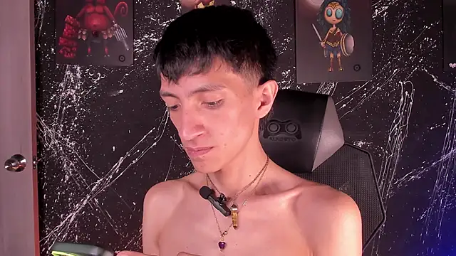 Snapshot of DereckCooperr chatting on December 4, 10:42 pm DereckCooperr online show from December 4, 10:42 pm