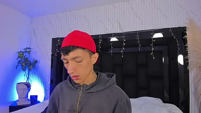 DereckCooperr online show from February 8, 9:12 pm