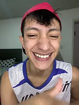 Snapshot of DereckCooperr chatting on July 18, 9:12 pm DereckCooperr online show from July 18, 9:12 pm