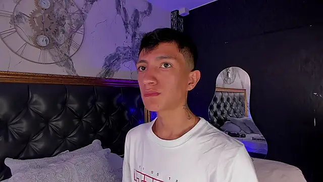 DereckCooperr online show from March 30, 8:32 pm